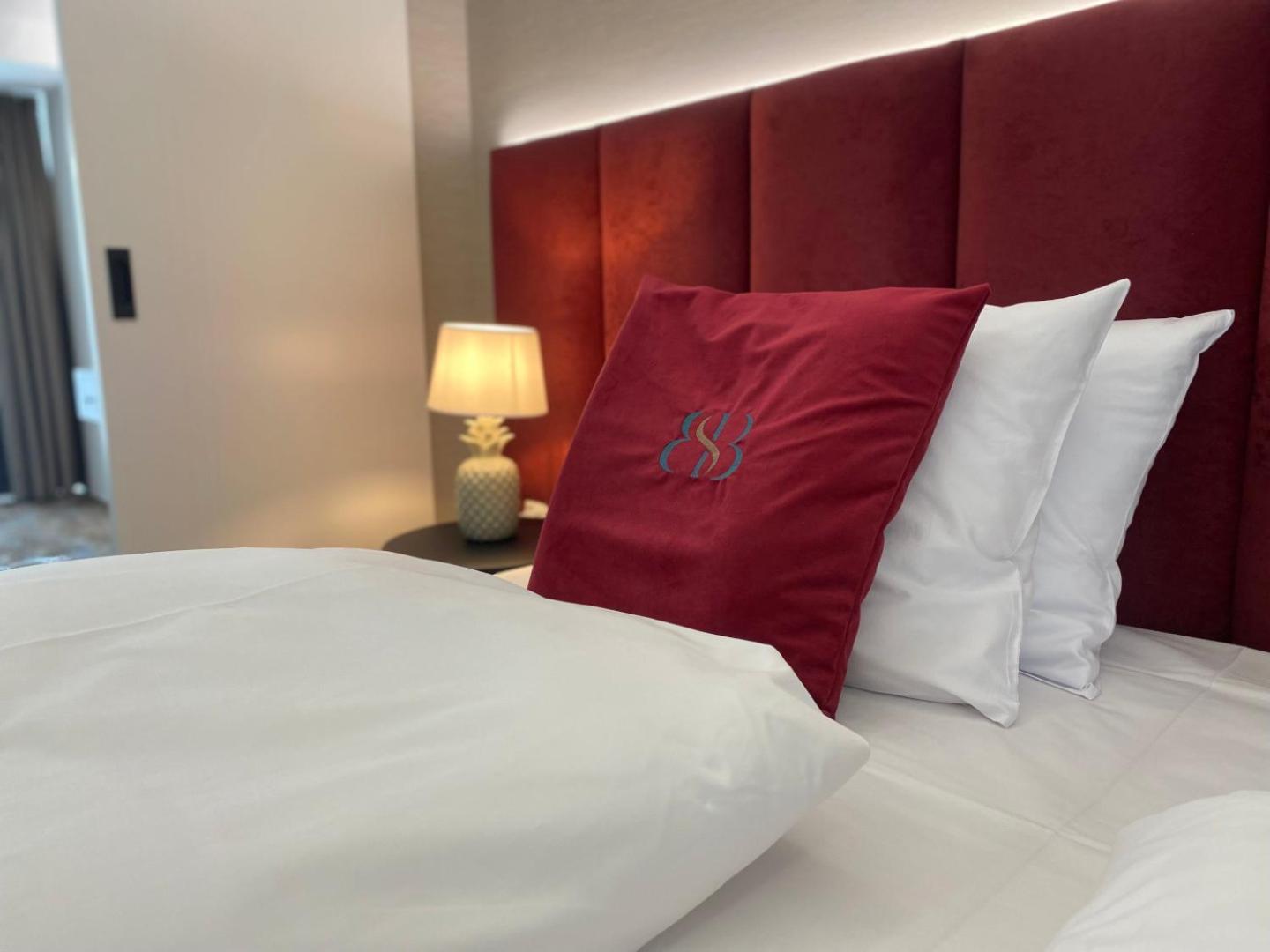 Boulevard Boutique Suites Леба Екстериор снимка