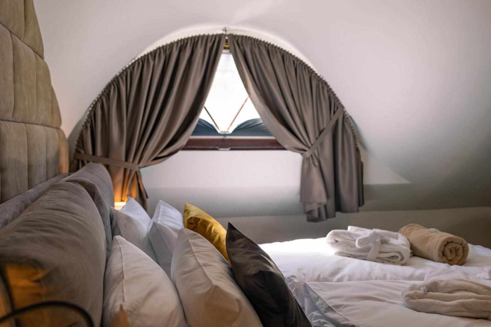 Boulevard Boutique Suites Леба Екстериор снимка