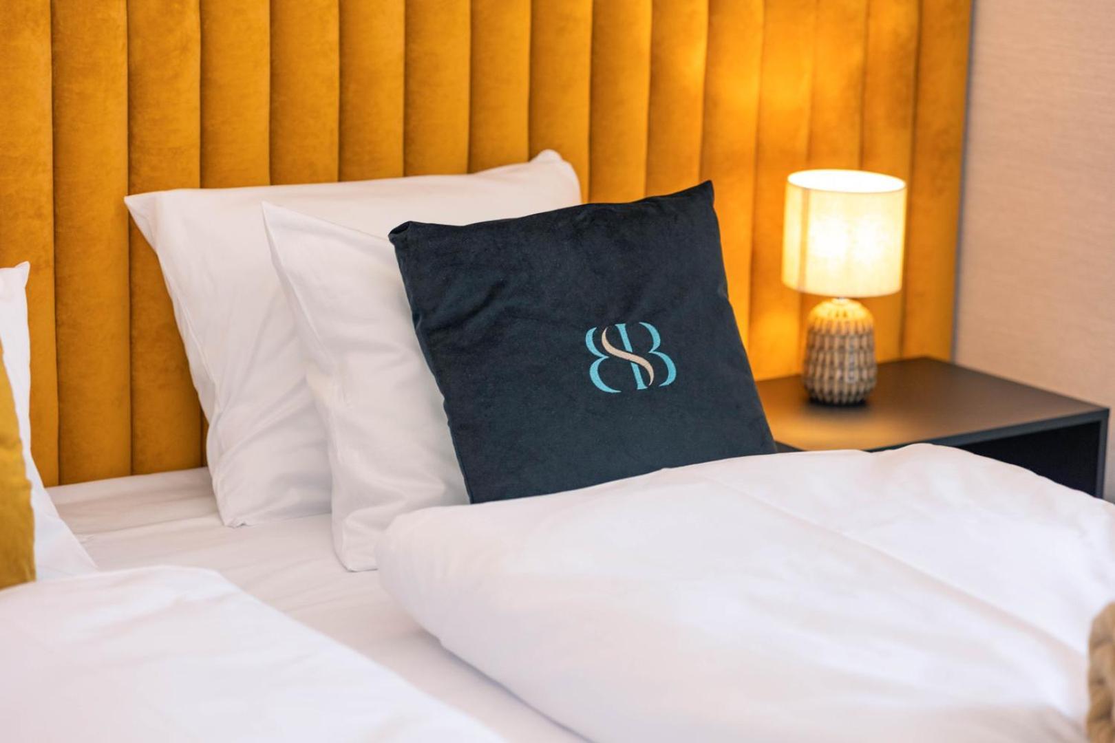 Boulevard Boutique Suites Леба Екстериор снимка